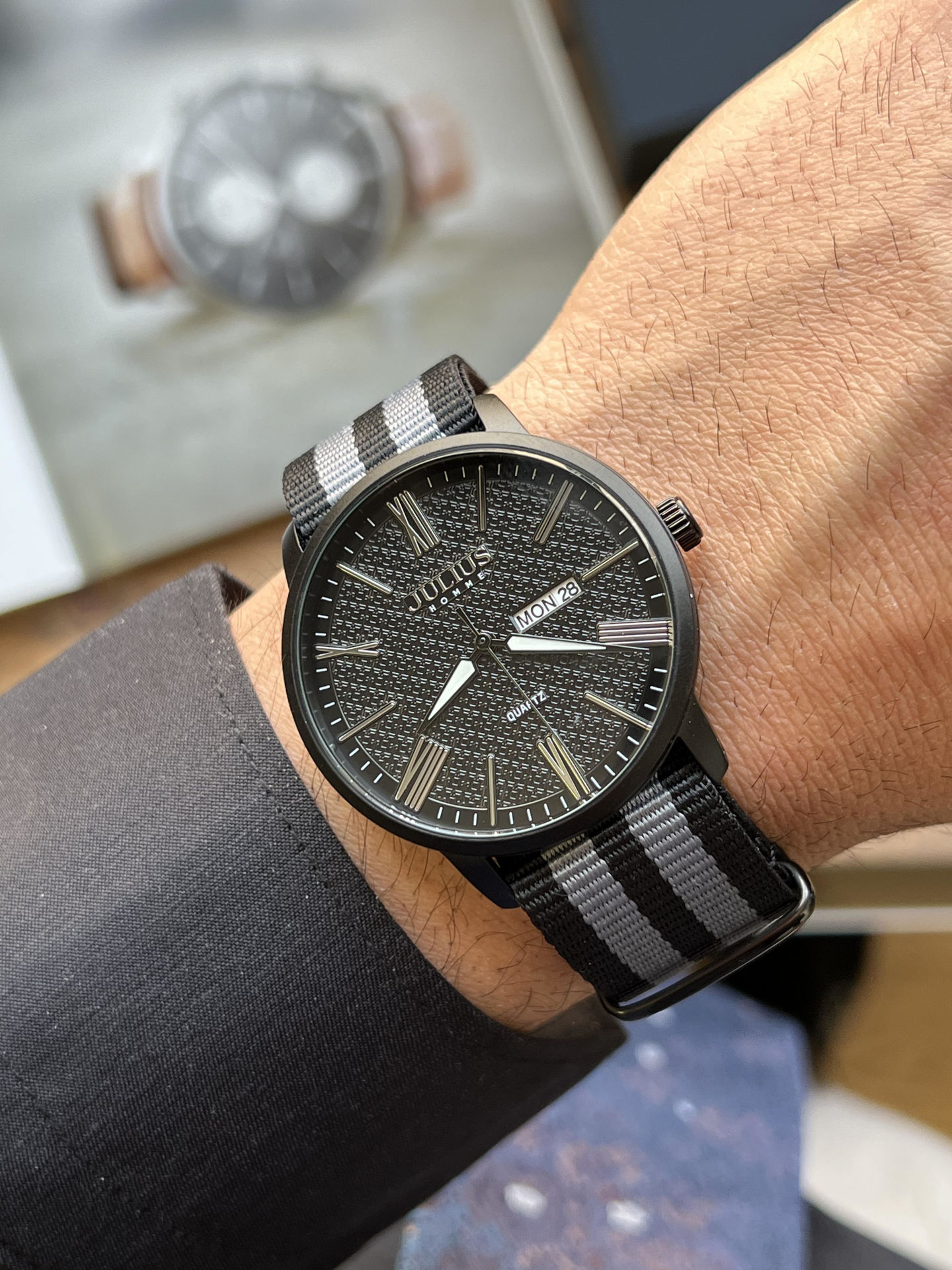 ساعت مچي مردانه بند برزنتي جوليوس مدل JAH-124D