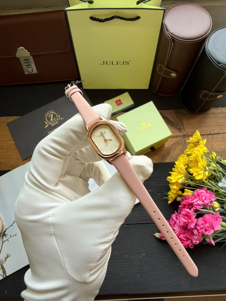ساعت مچي زنانه بند چرمي جوليوس مدل JA-1112C